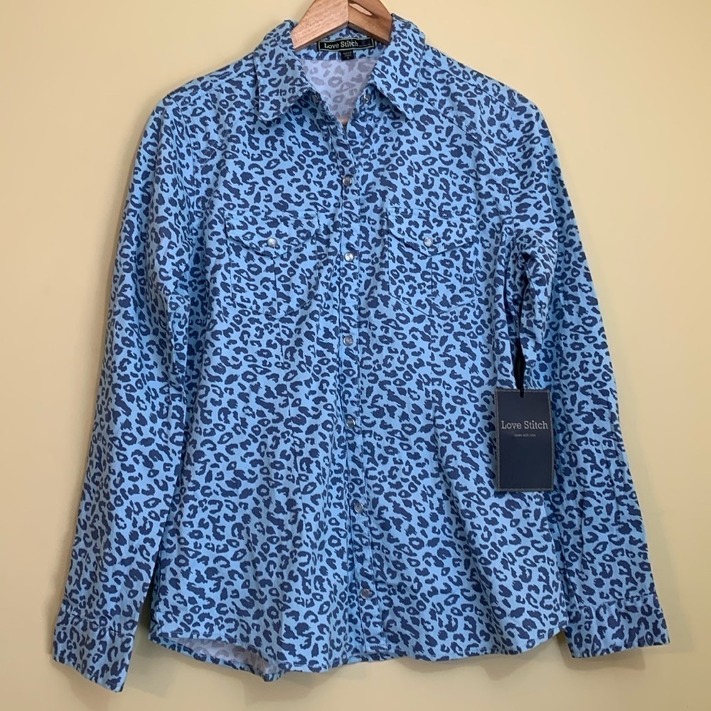 Love Stitch | NWT Blue Animal Print Pearlized Snap Front Cotton Spandex Shirt M